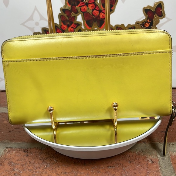 Kate Spade Wallet in Lemon Yellow - Picture 6 of 12